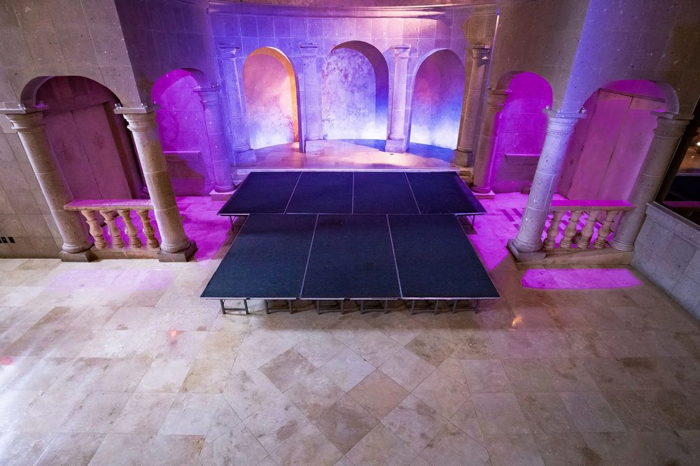 Candela Altar Stage - J