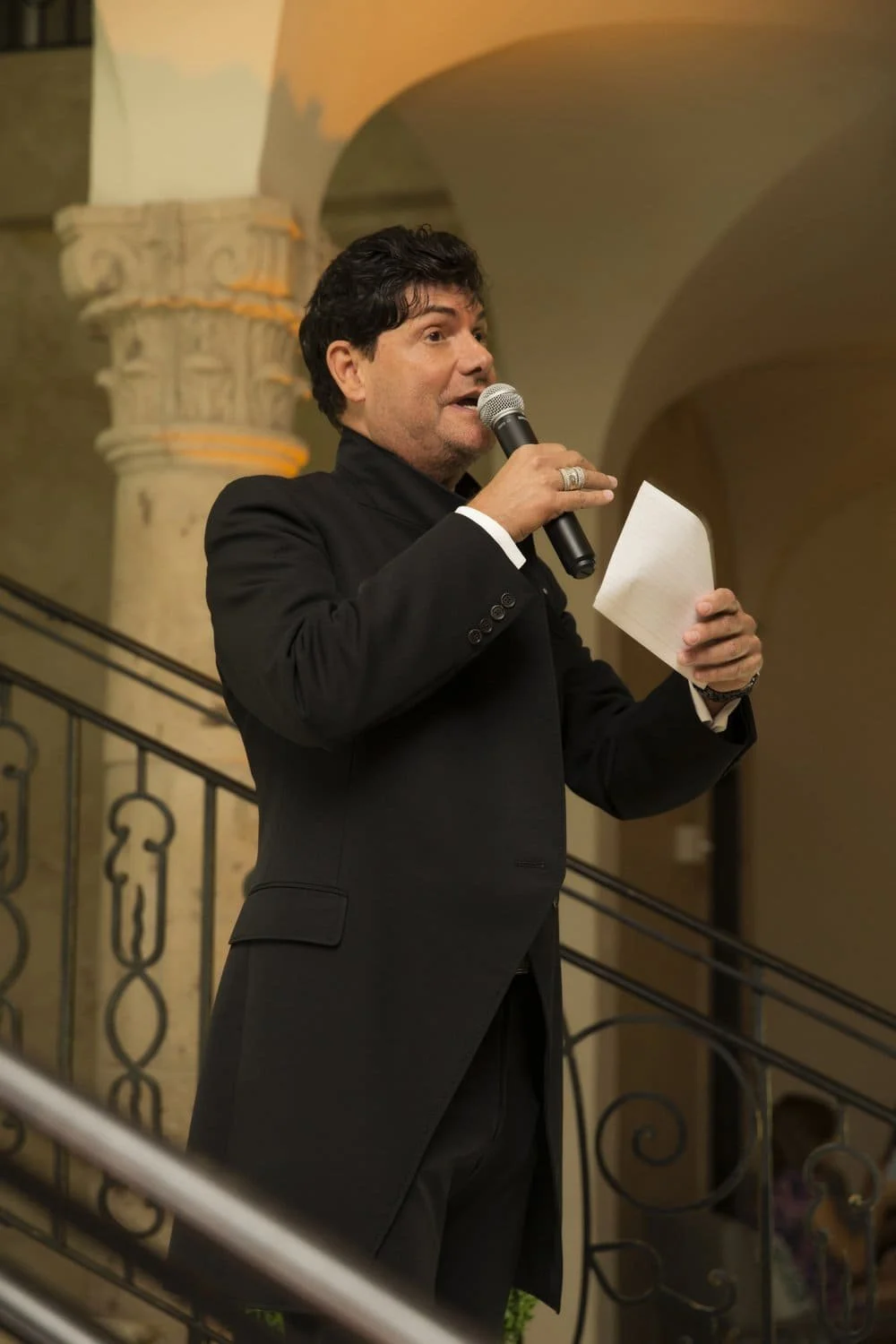 How to Select and Book Motivational Speakers for Your Event