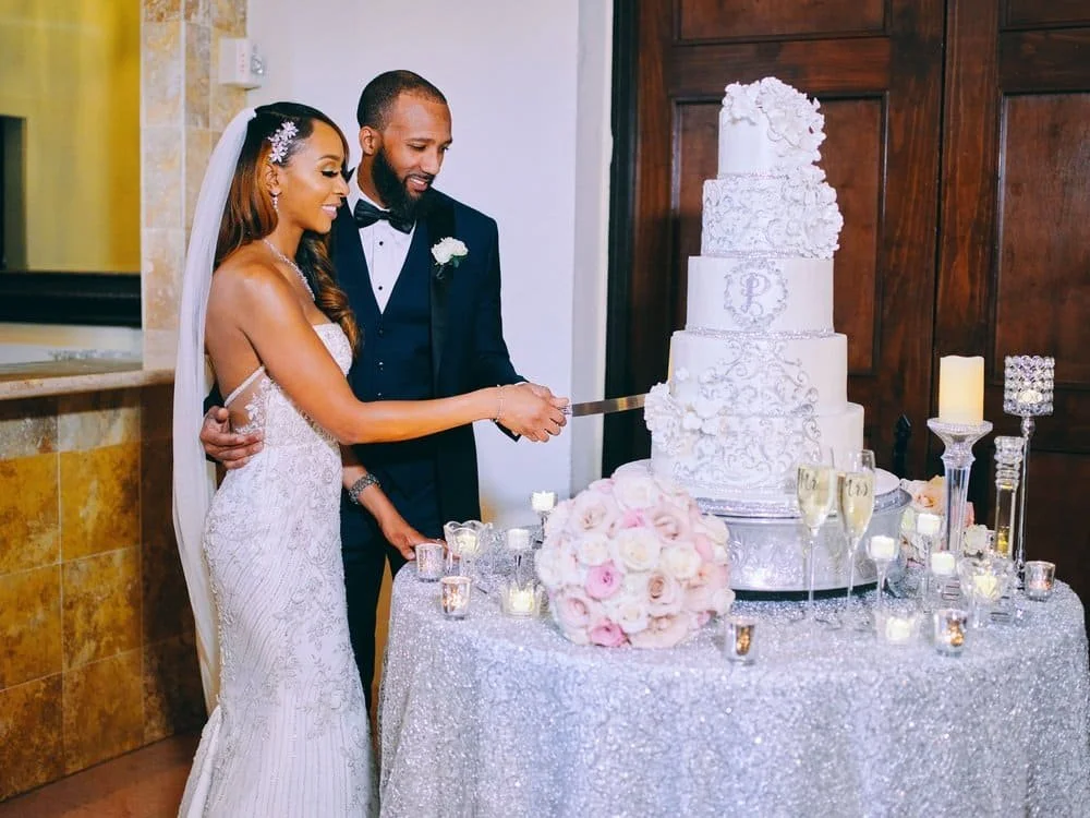 How to Cut Your Wedding Cake