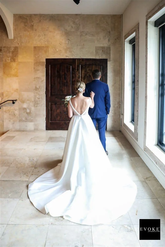 Wedding First Looks: Pros and Cons, Tips and More