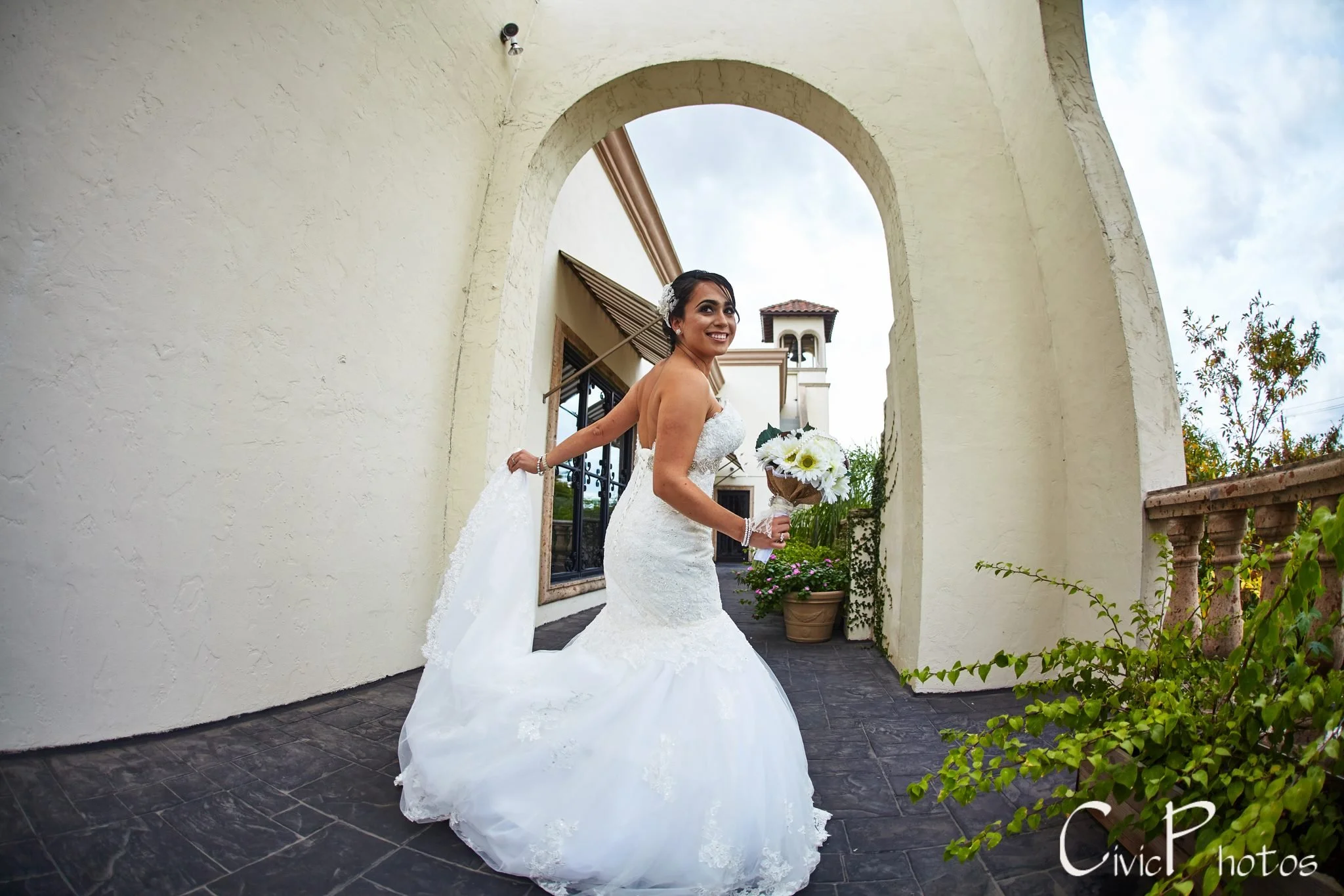 Capturing Love: Tips for Your Wedding Portrait Session