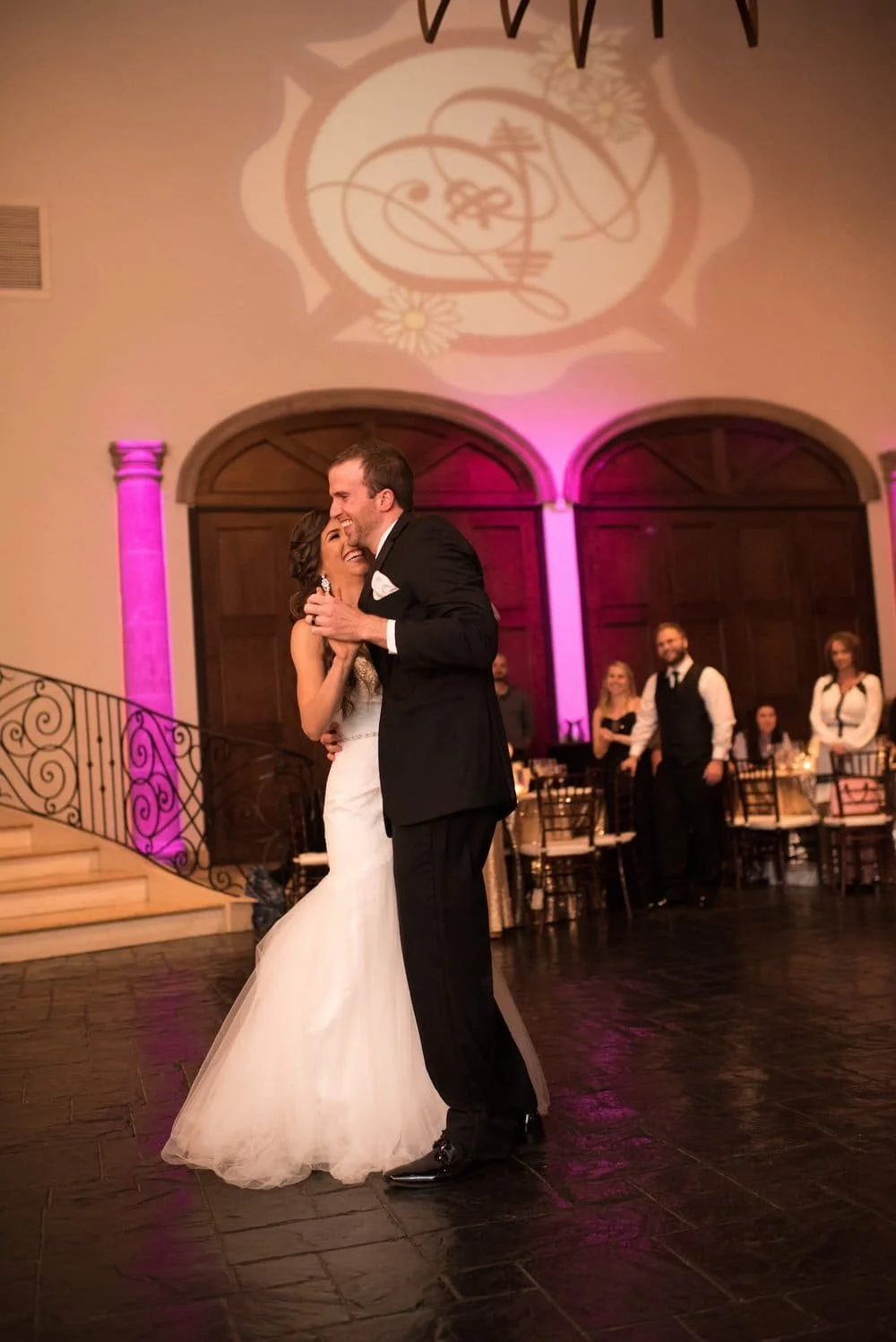 15 Breathtaking Projection Ideas to Transform Your Wedding Space